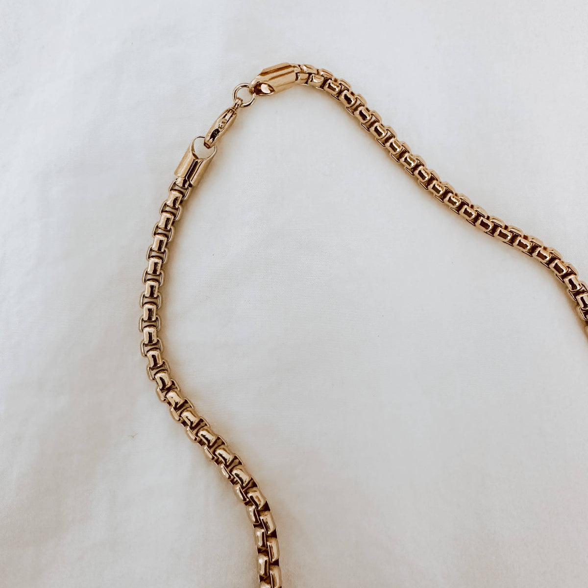 Walker Chain Necklace