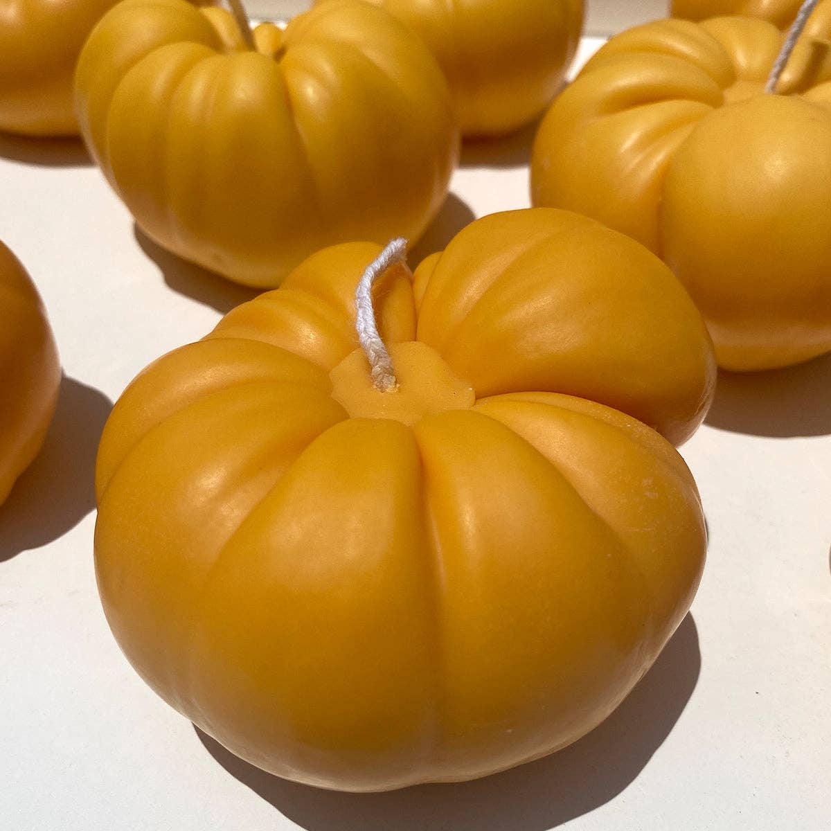 Heirloom Tomato Candle - Orange: Orange / Tomato Leaf / Single Tomato