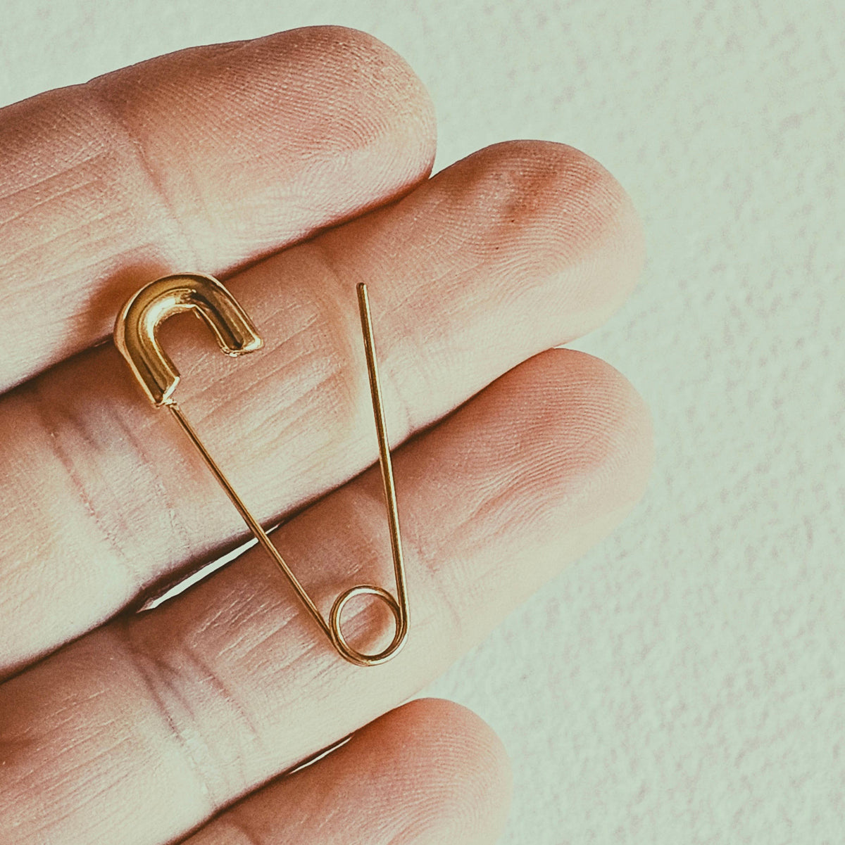18 kt gold plated safety pin clip earring: Gold Plated (sold single)