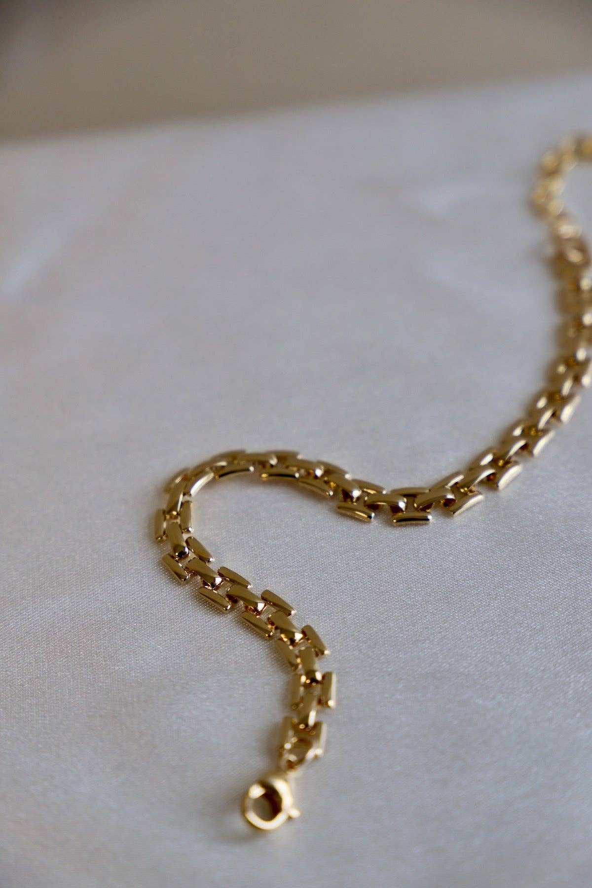 SIENNA CHAIN BRACELET: Yellow Gold / Gold Plated