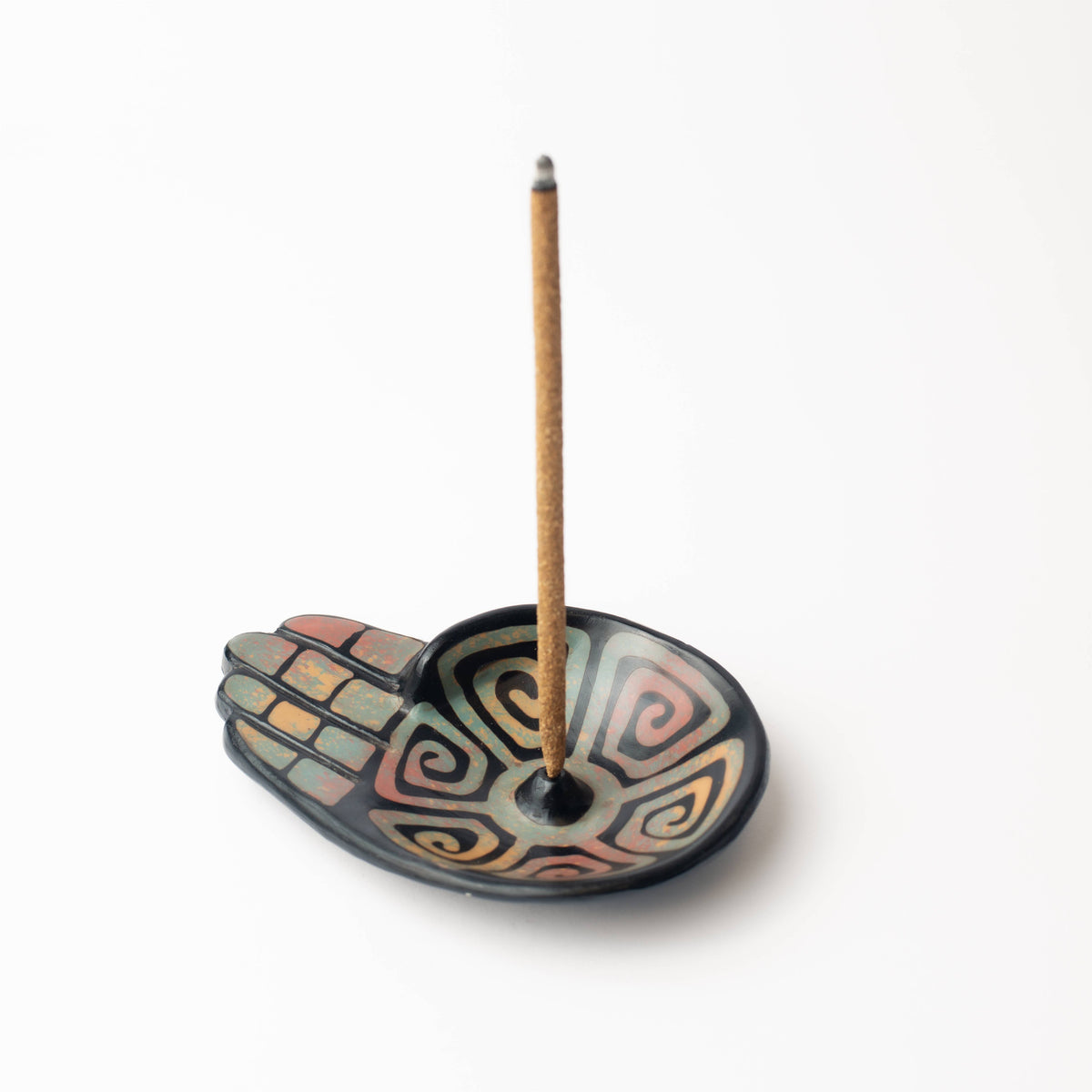 Chulucanas Ceramic Incense Holder Modelo Mano: Balck & White