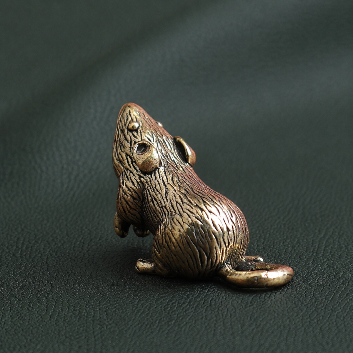 Solid Brass Sky-Gazing Mouse Figurine Ornament: A1