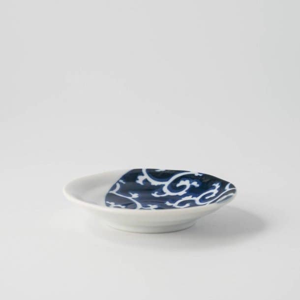 SHICHI SOMENEKO Plate 10cm: Karakusa