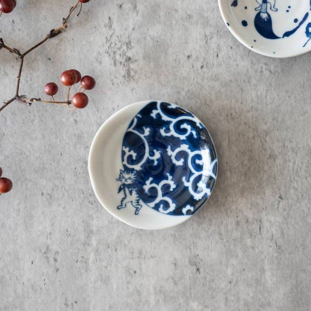 SHICHI SOMENEKO Plate 10cm: Karakusa