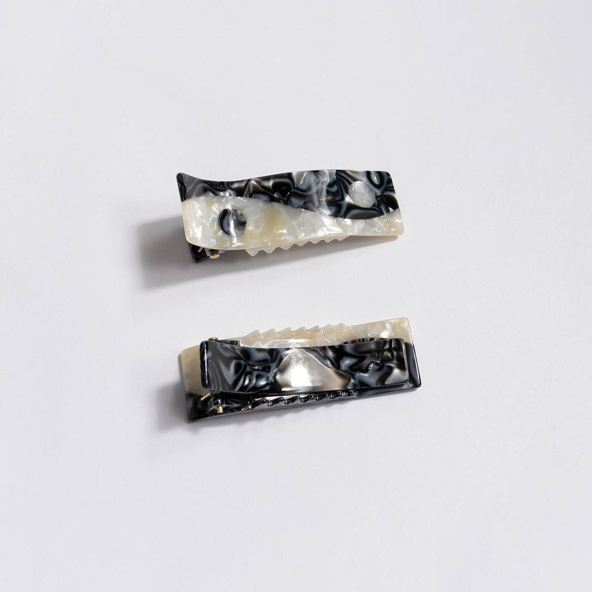 Black and White Acetate Yin-Yang Mini Alligator Clip