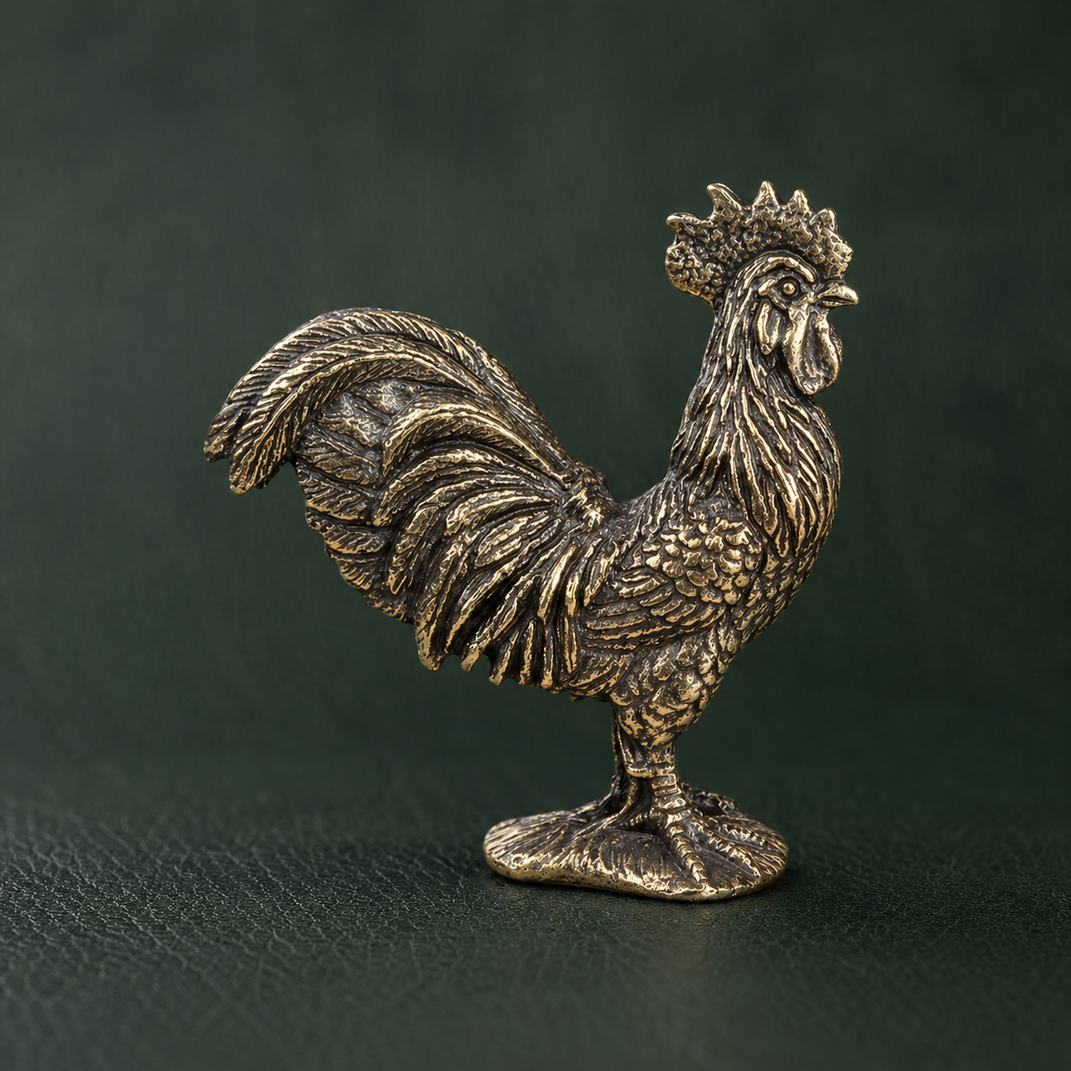 Antique Brass Rooster Figurine Desktop Sculpture: A1