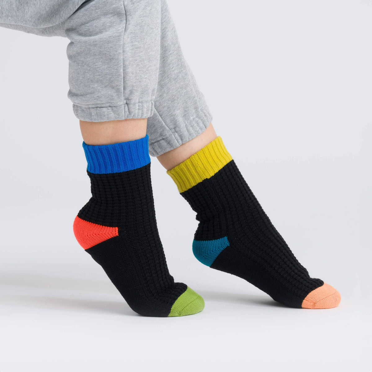 Spot Knit House Socks: Black (L/XL)