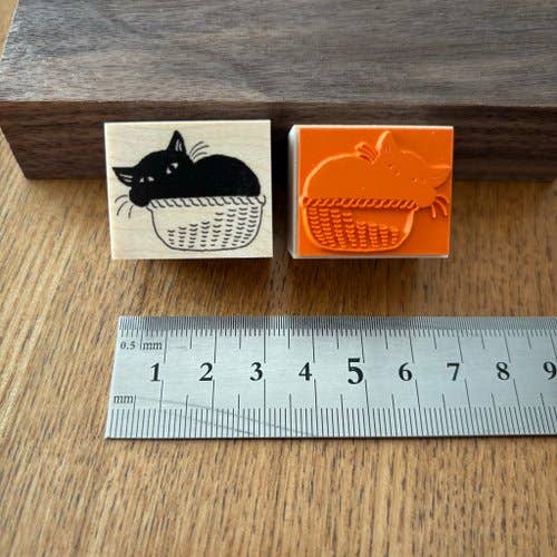 WKMC stamp 25×30mm Black Cat in a Basket