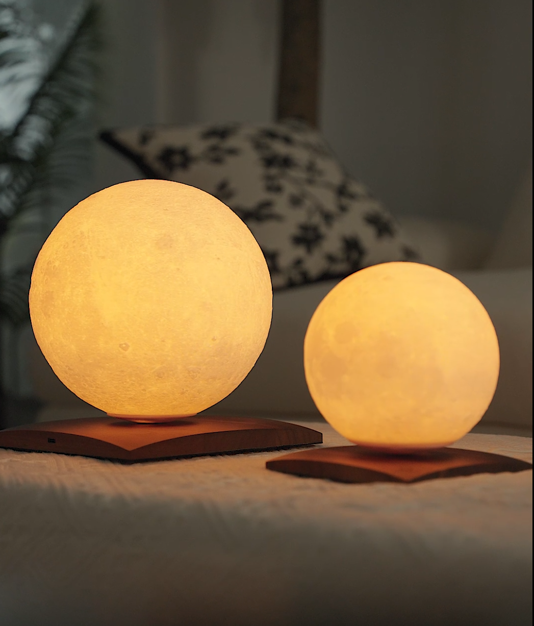 Smart LunaSpin Lamp: Mini
