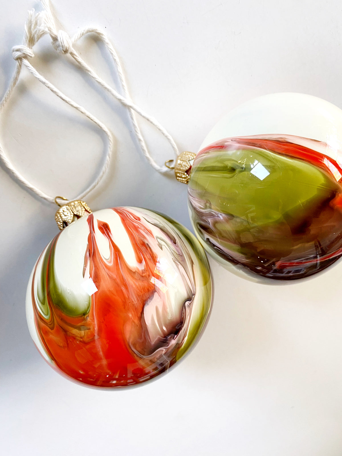 Marble Effect Ornament Bauble, 8cm Olive/Red/Brown