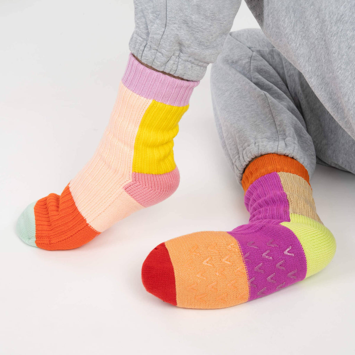 Mismatch House Socks: Pink (S/M)