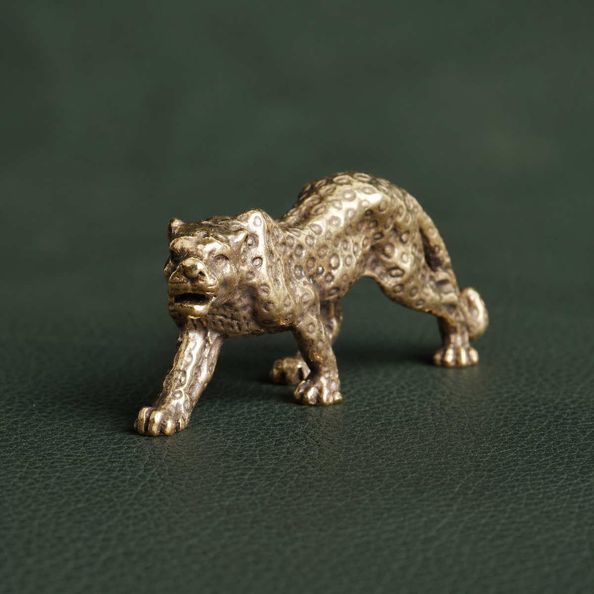 Antique Brass Leopard Figurine Desktop Ornament: A1