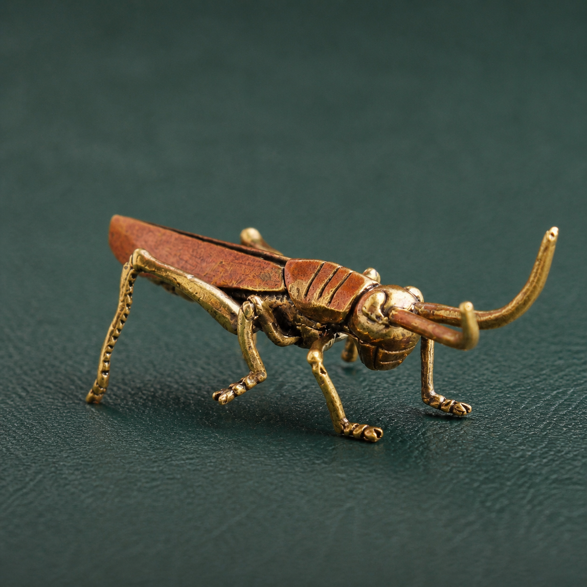 Solid Brass Grasshopper Figurine Desktop Ornament: A1
