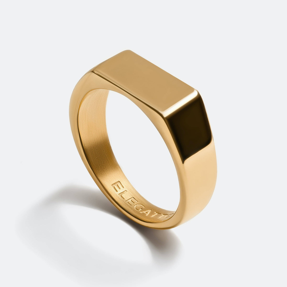 Signet Ring: Gold / 12