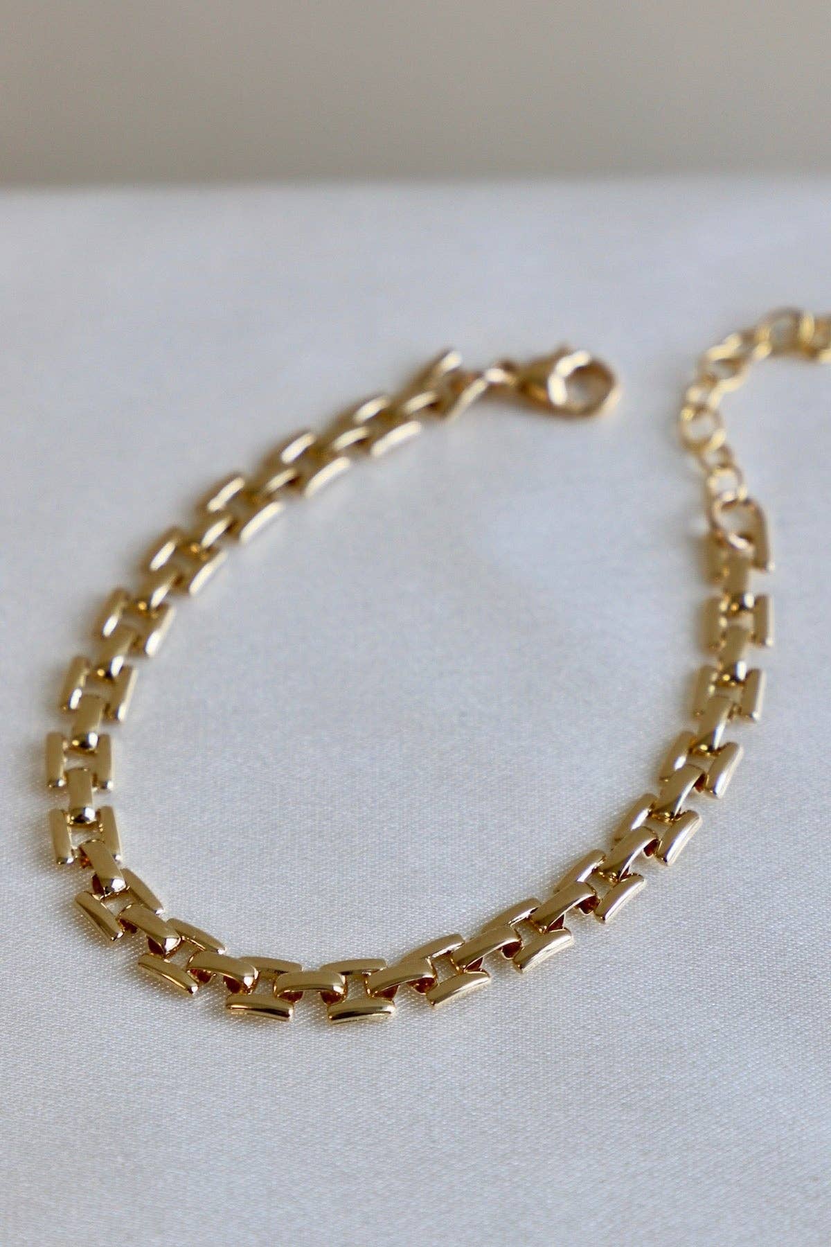 SIENNA CHAIN BRACELET: Yellow Gold / Gold Plated