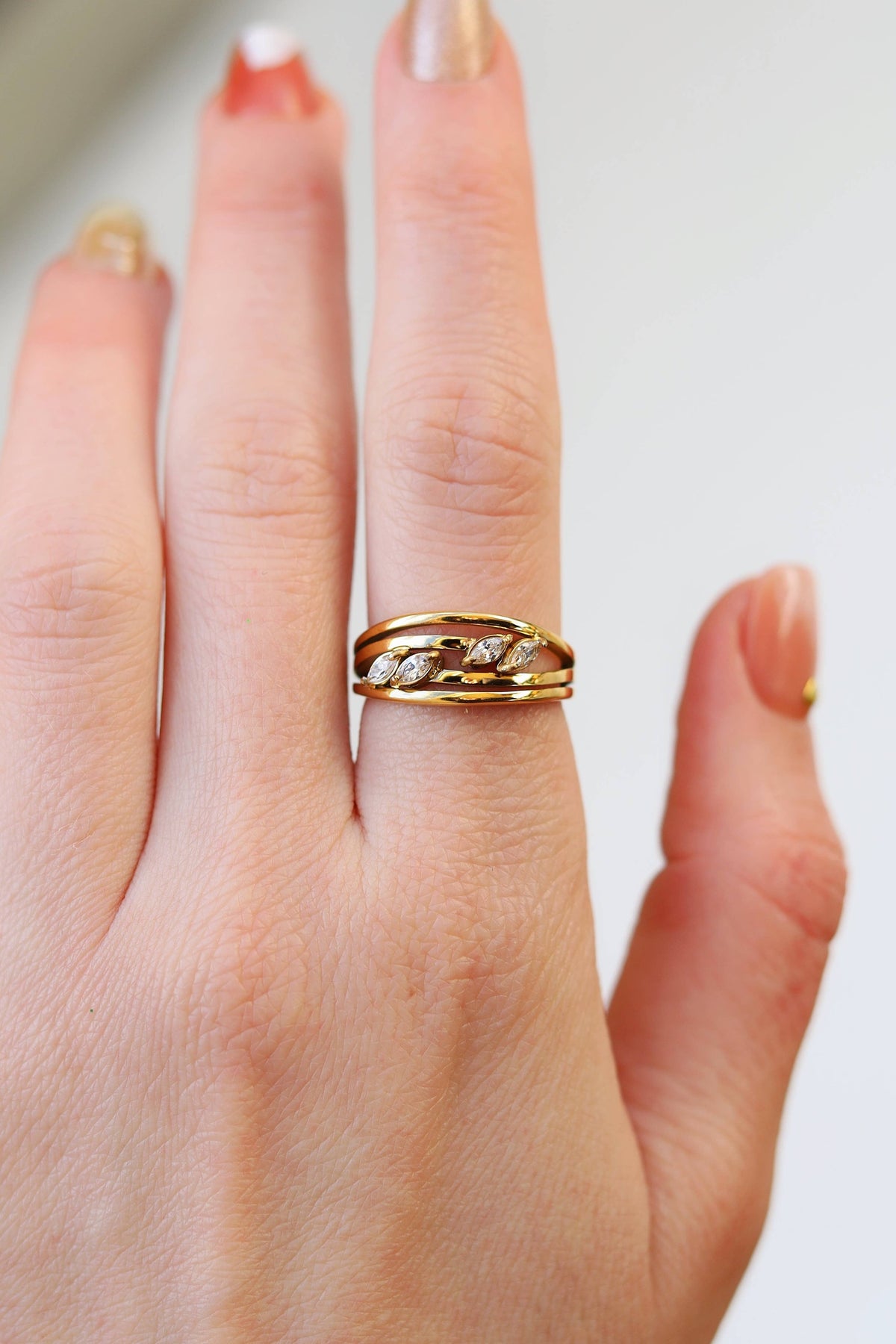 Arwen - Vintage Wedding Ring Band