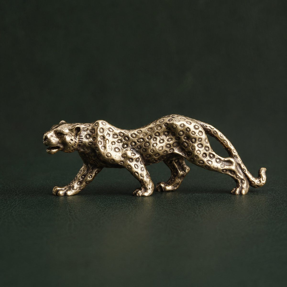 Antique Brass Leopard Figurine Desktop Ornament: A1
