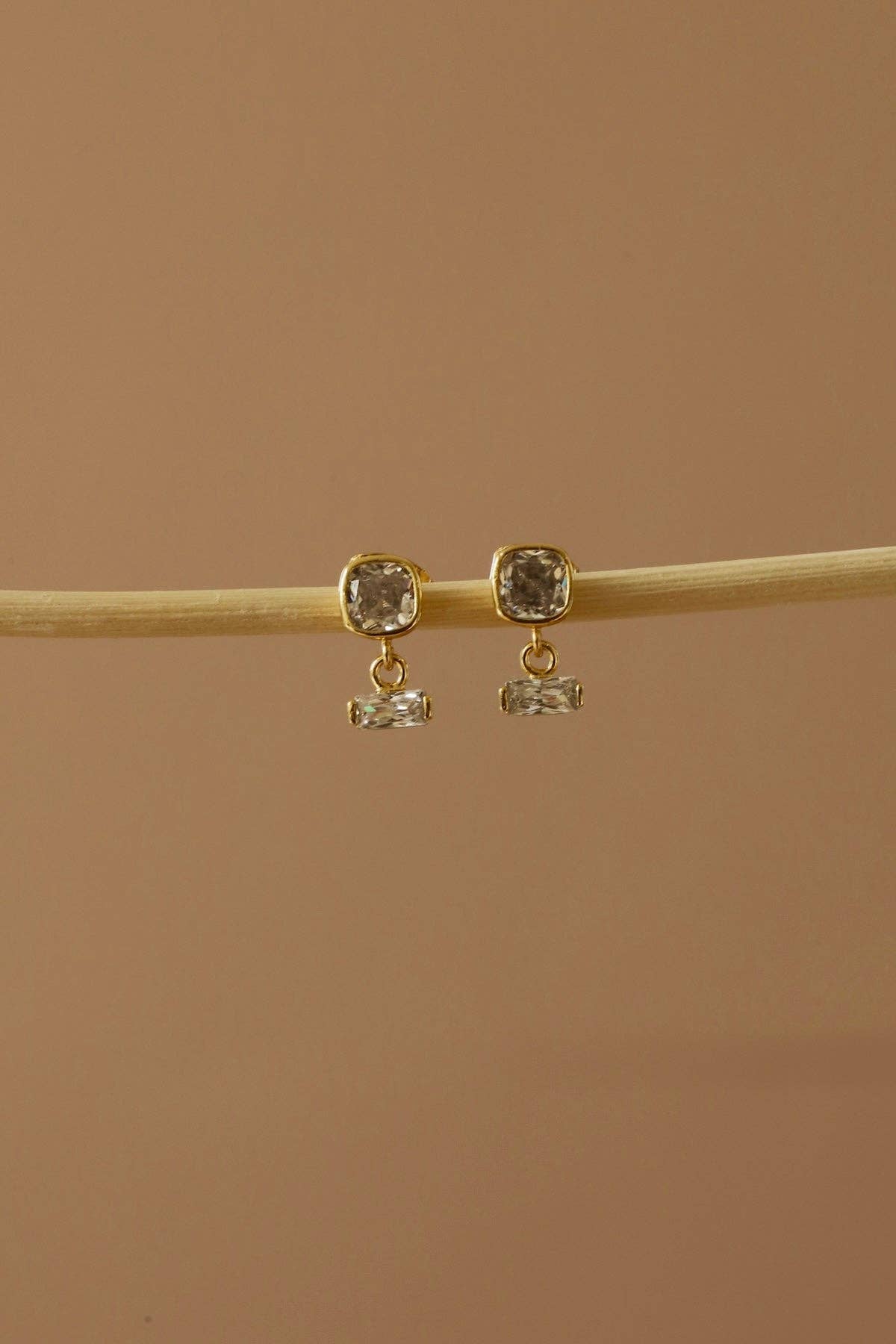 THE EVE STUD SINGLE