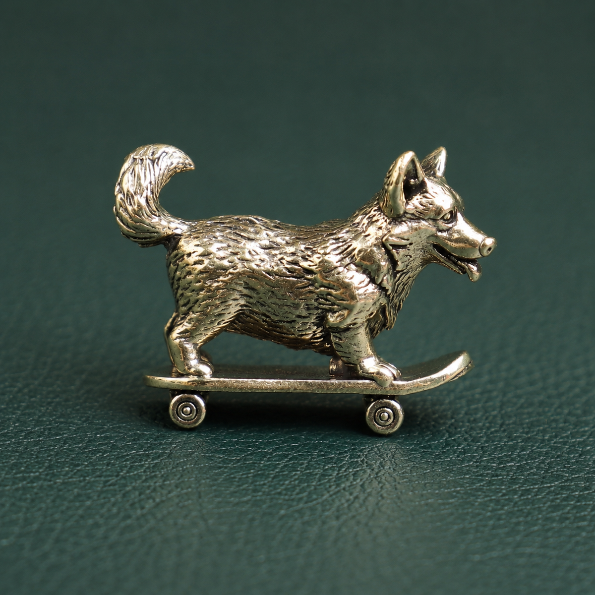 Solid Brass Skateboarding Corgi Figurine Ornament: A1