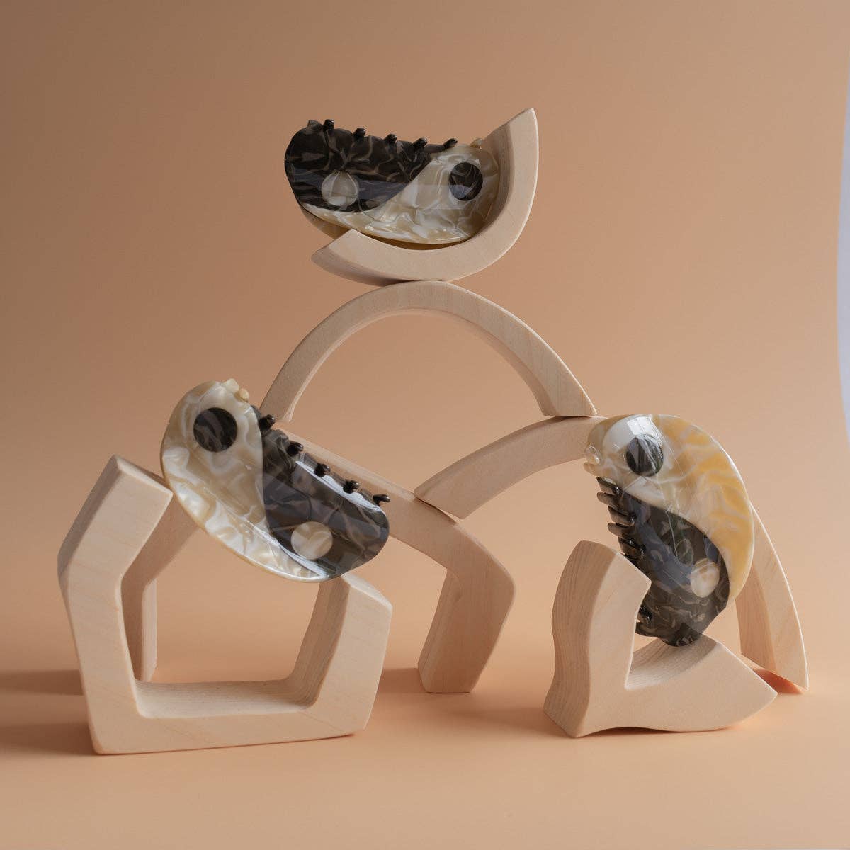 Yin-Yang Claw: Neutral (Large)