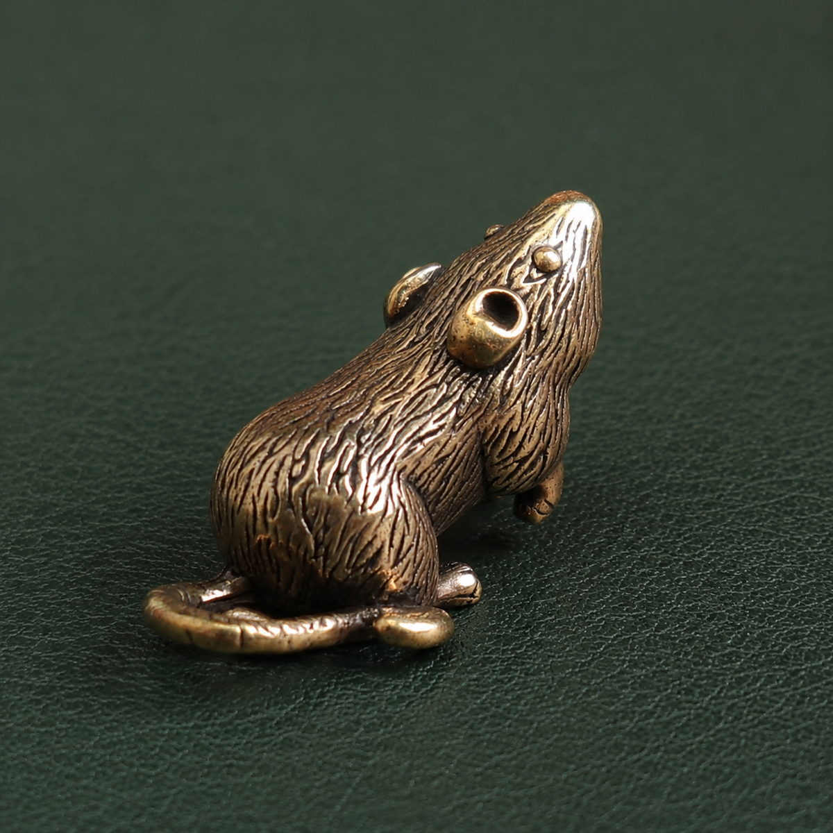 Solid Brass Sky-Gazing Mouse Figurine Ornament: A1