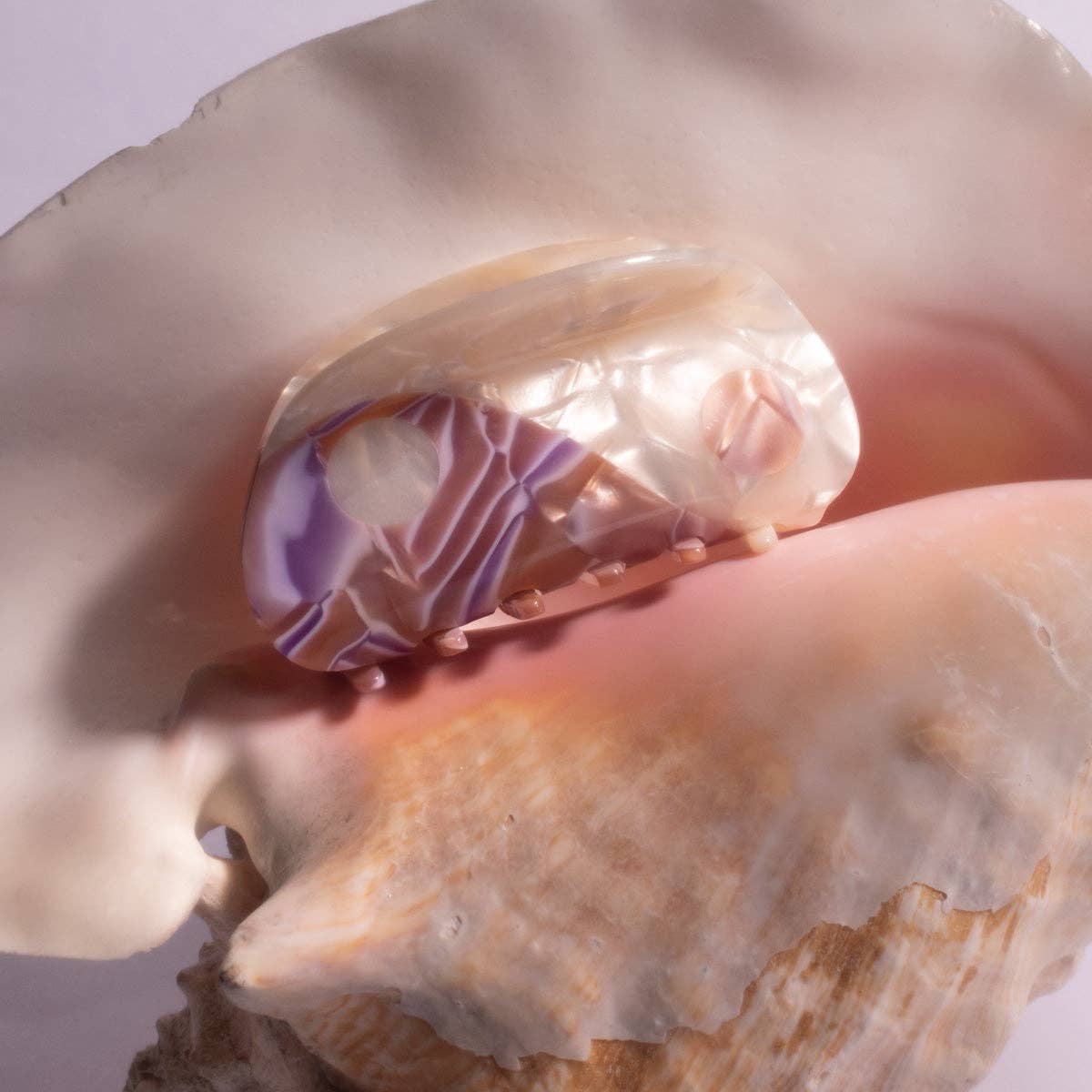 Yin-Yang Claw: Pink &amp; Purple (Large) - Venus Shell