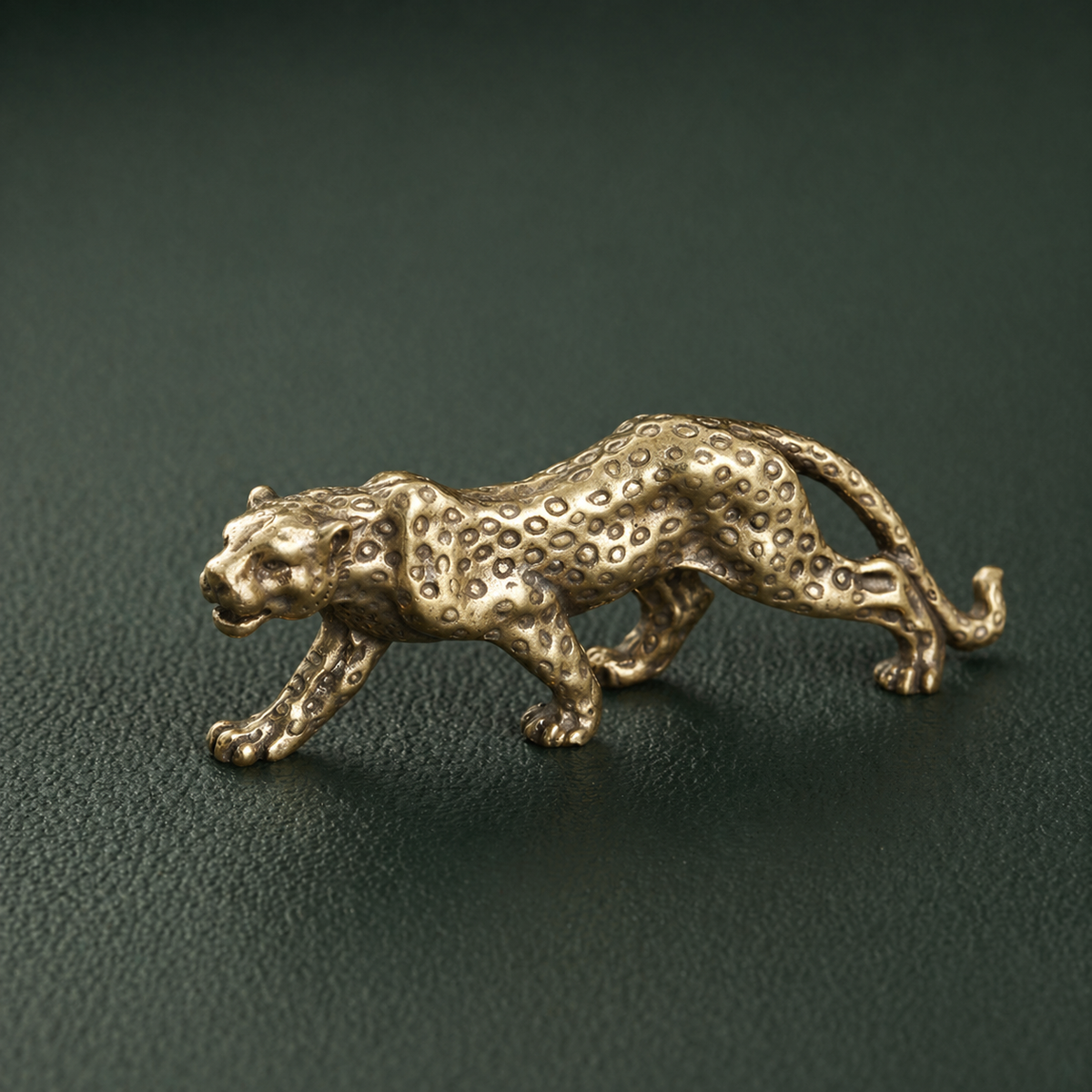Antique Brass Leopard Figurine Desktop Ornament: A1