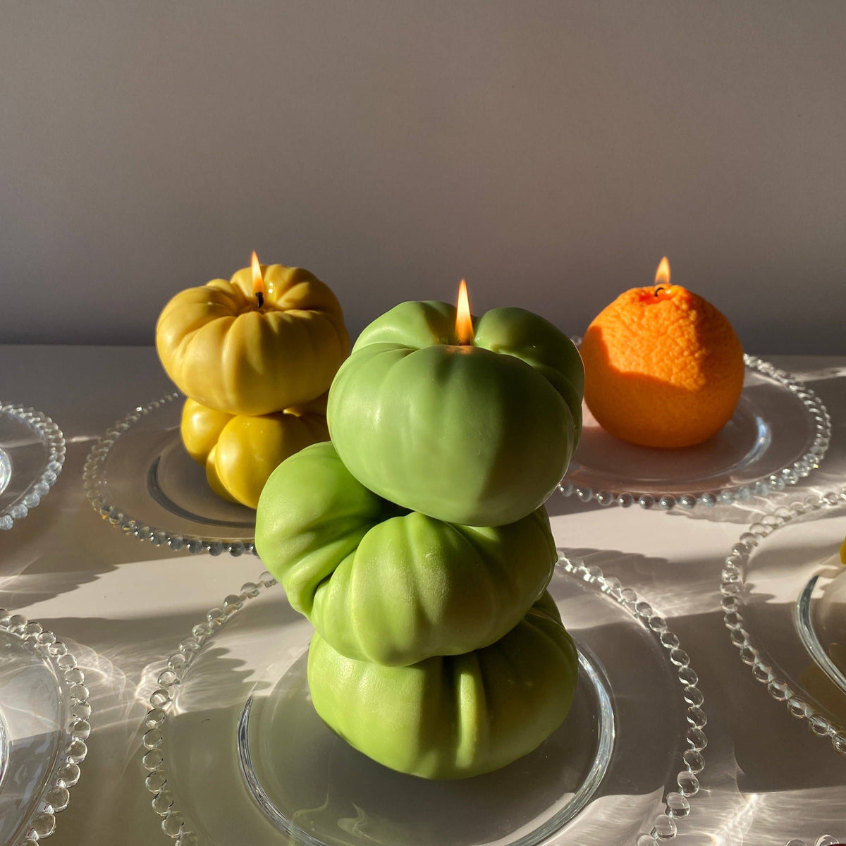 Heirloom Tomato Candle - Green: Green / Tomato Leaf / Single Tomato