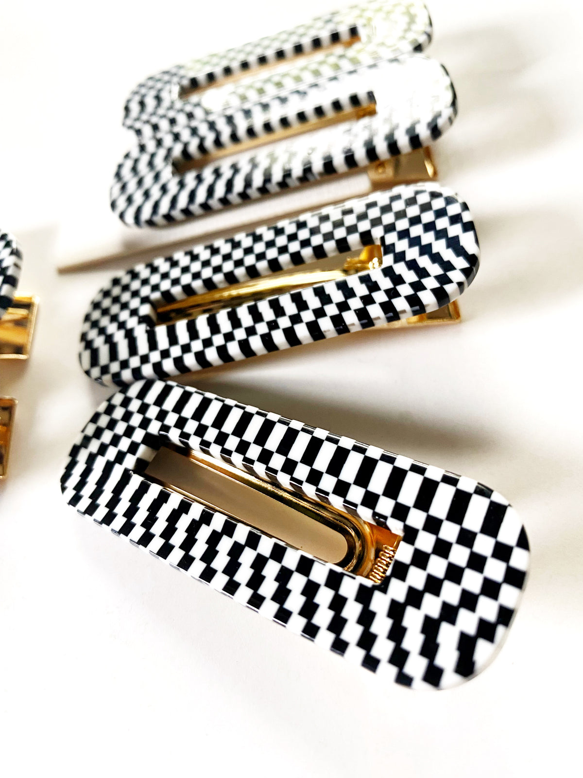 Tortoise Duo In BW Checkered Hair Clips