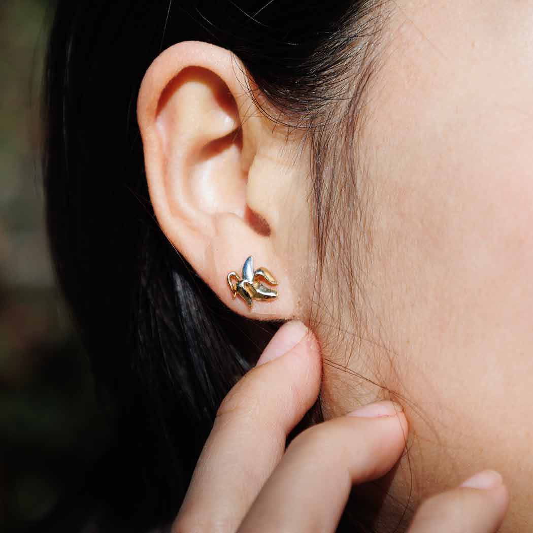 Mixed Metal Banana Stud Earring SINGLE 10x9mm
