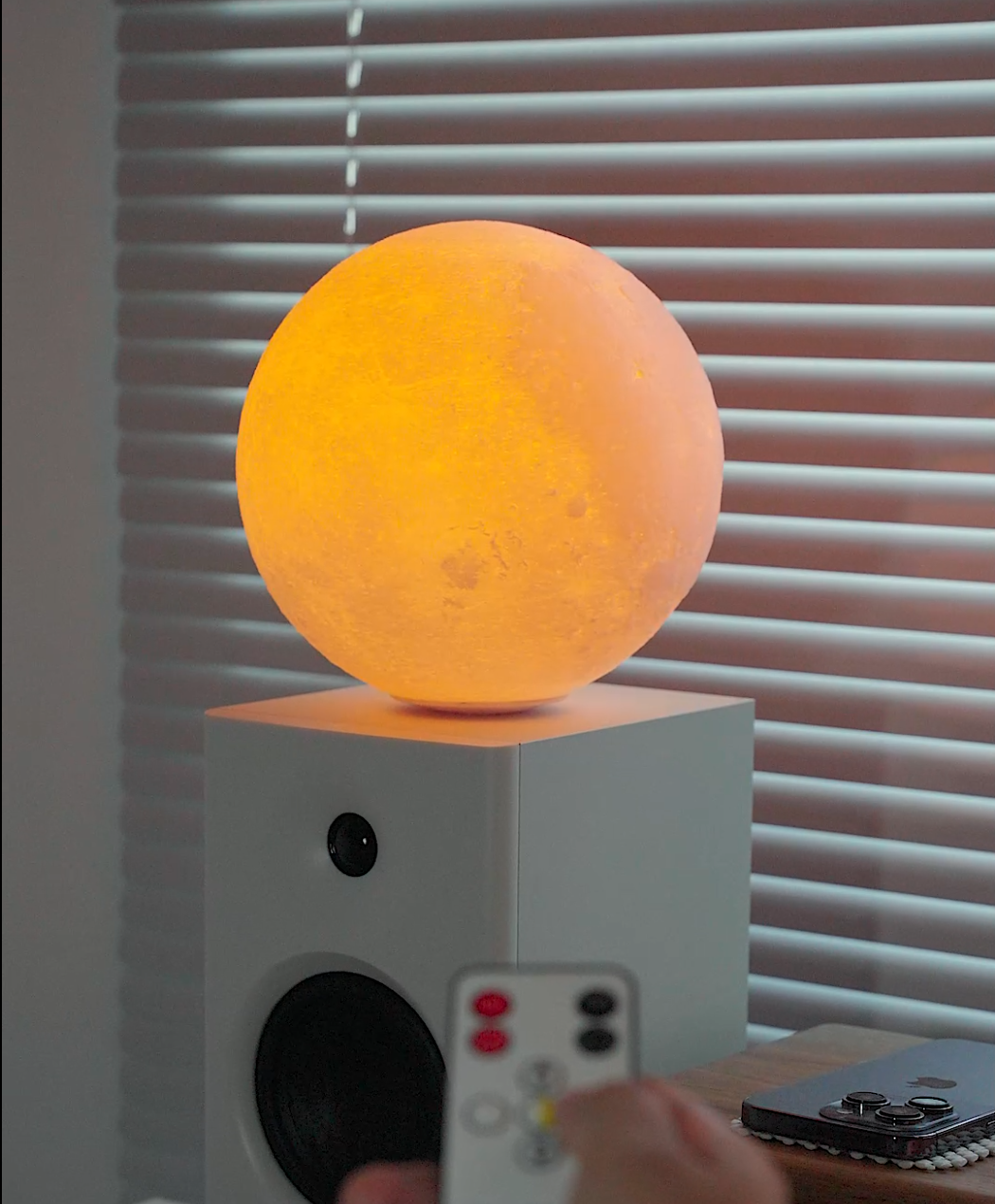 Smart LunaSpin Lamp: Mini