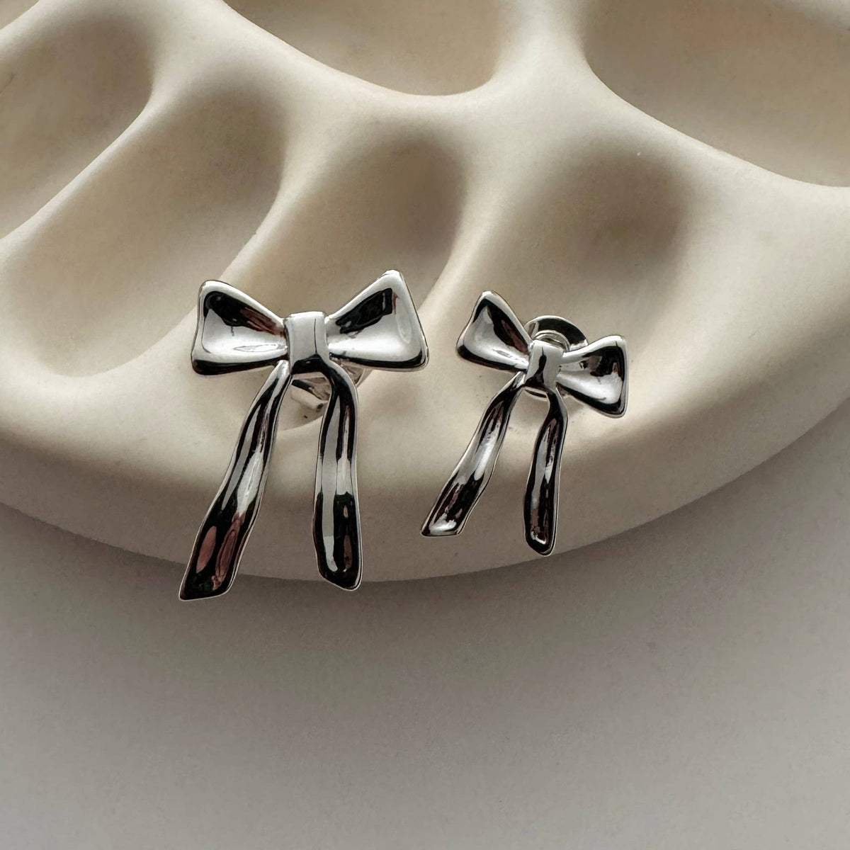 Mini Yasmine Bow Studs- Silver