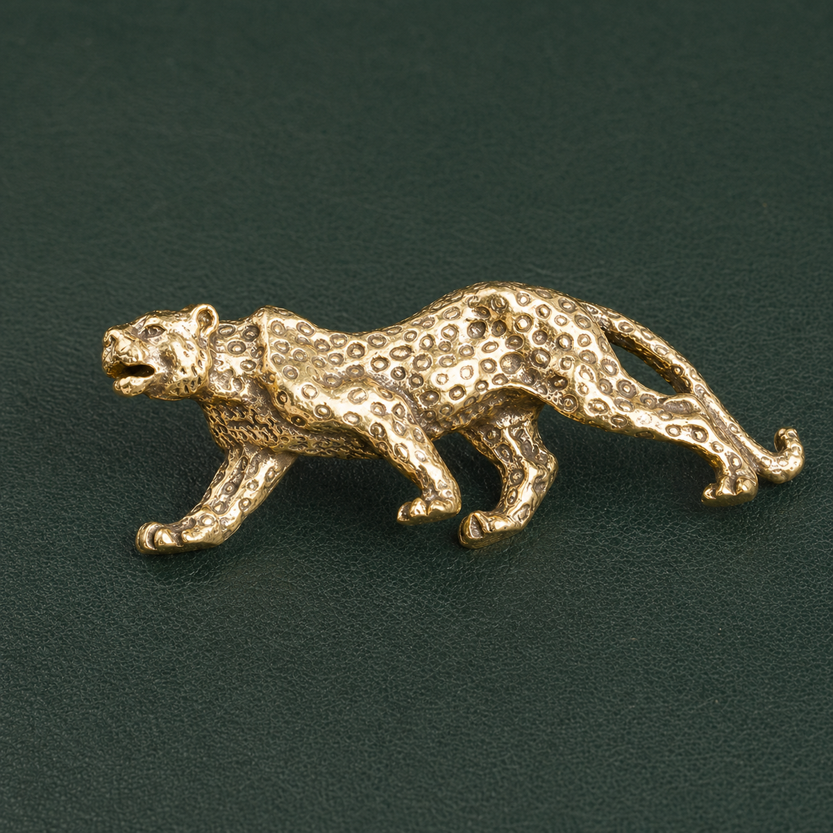 Antique Brass Leopard Figurine Desktop Ornament: A1