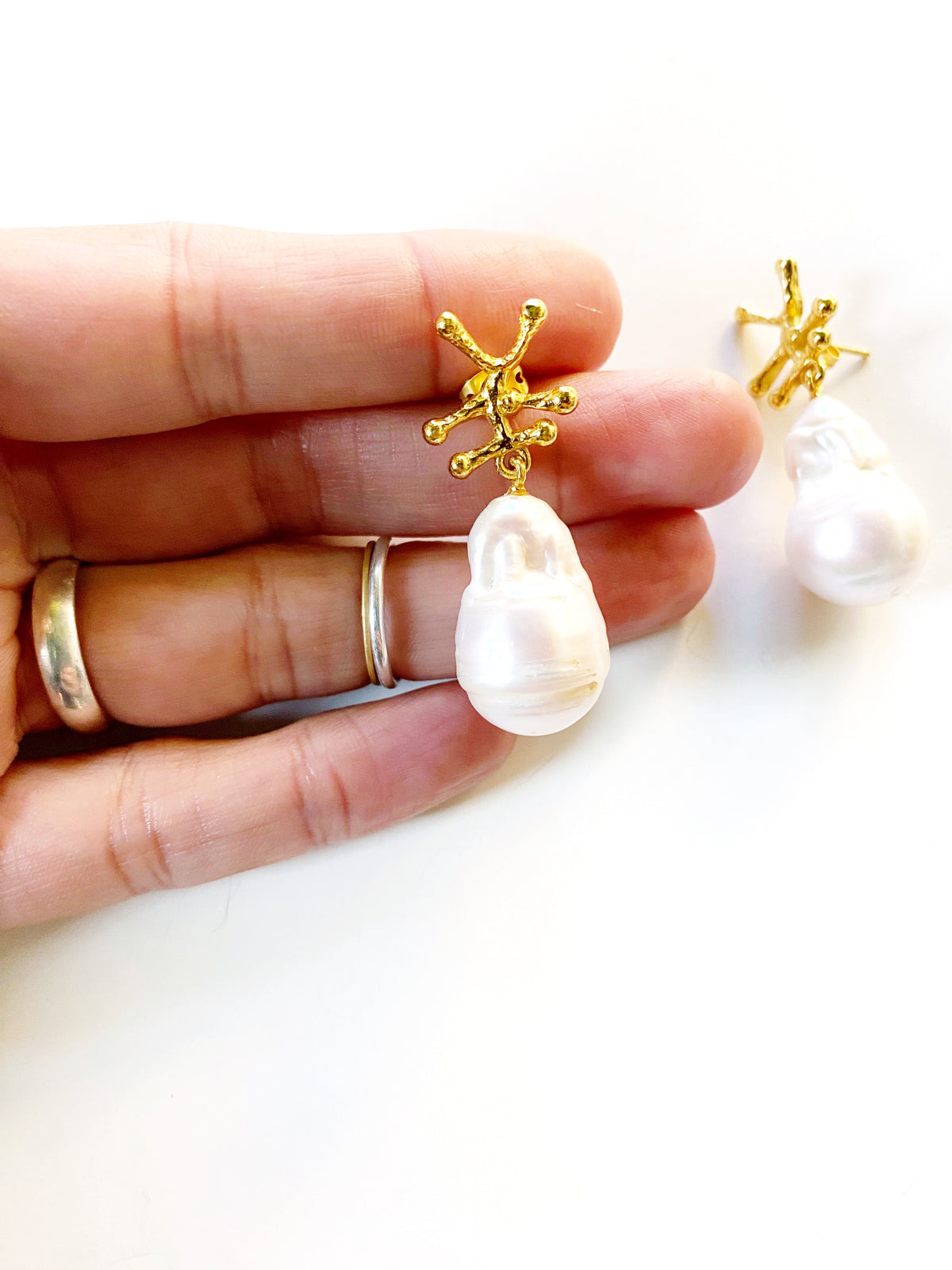 NURIA EARRINGS PEARL