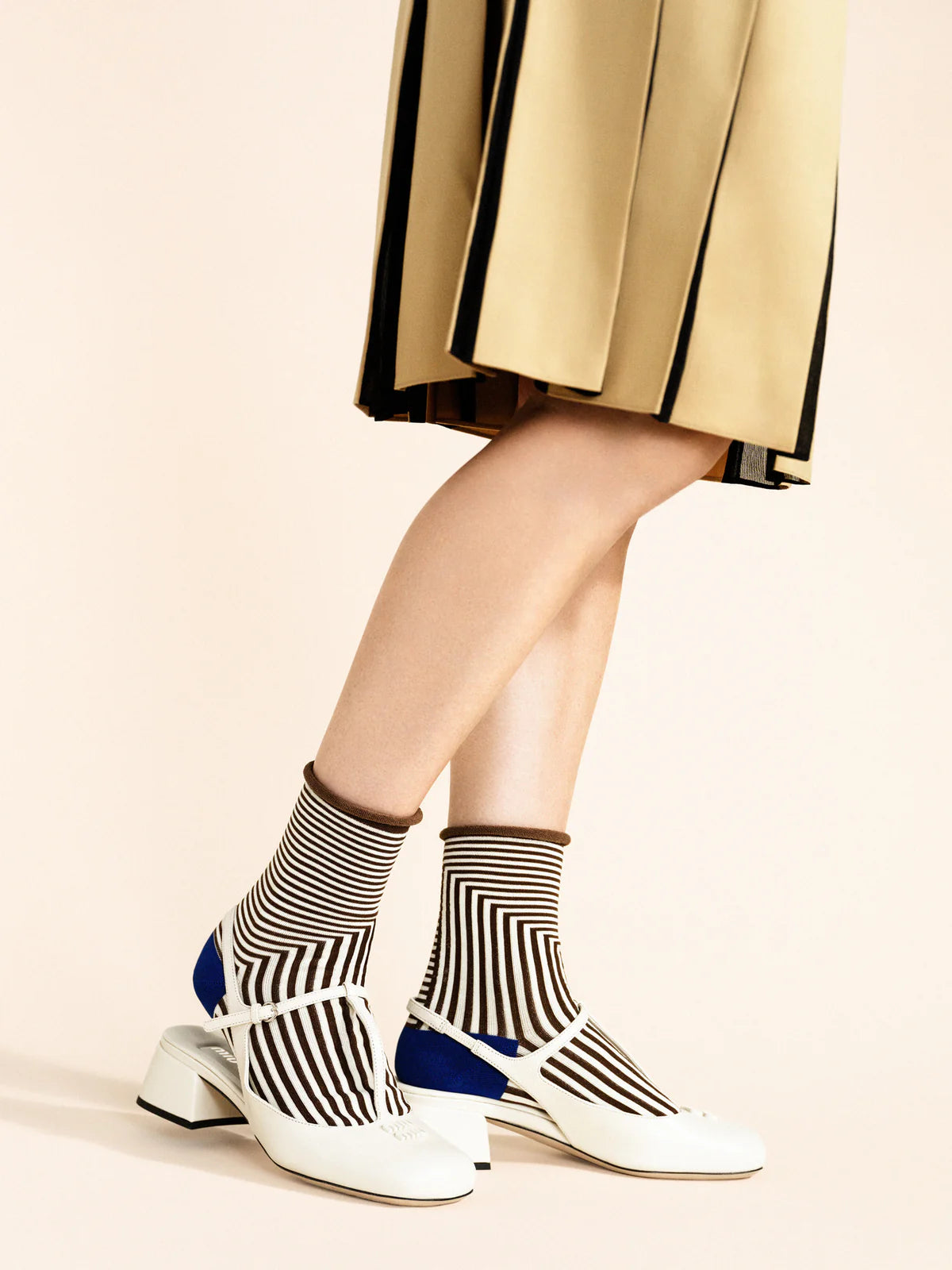 Corbusier Crew: Brown