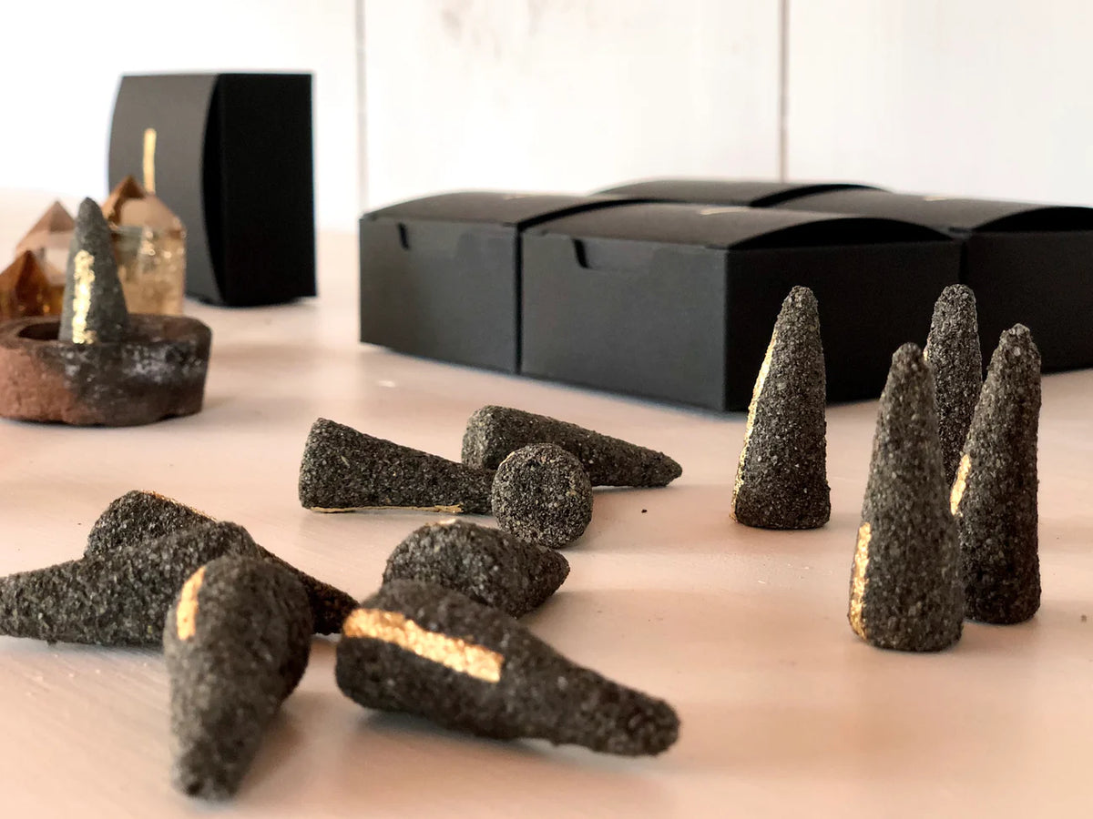 COPAL & ORO INCENSE - 14 CONE BOX w Burner