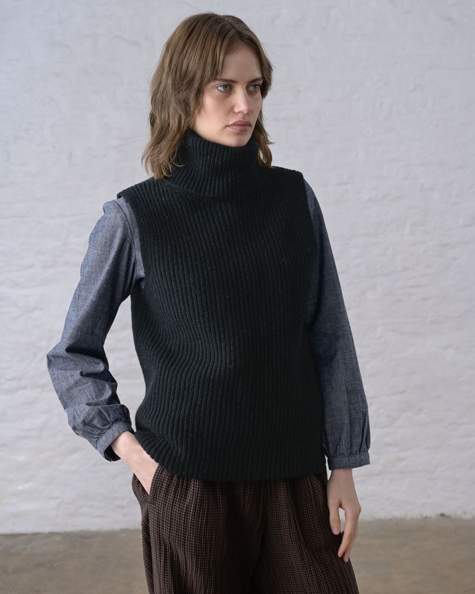 Lisa Sleeveless Jumper