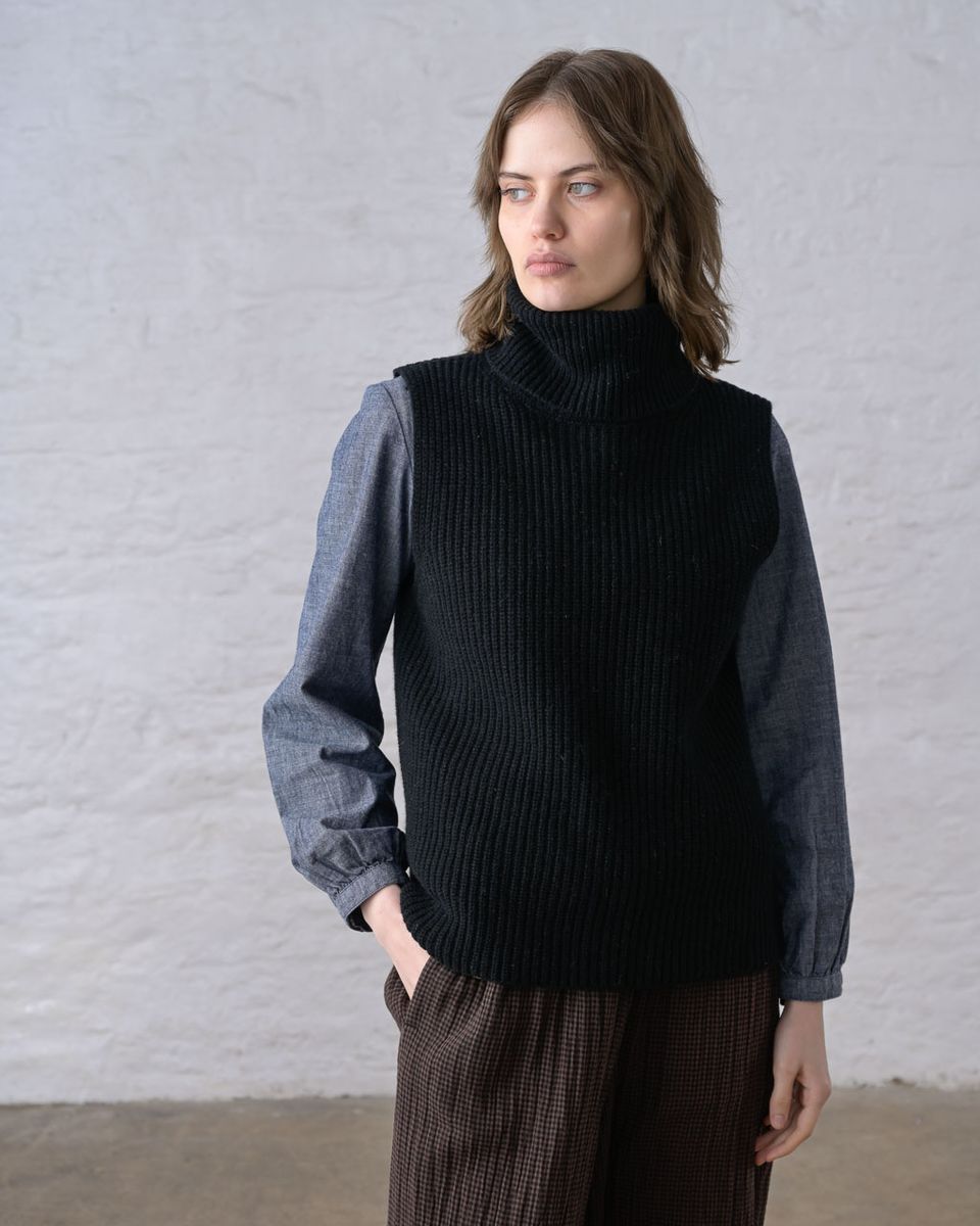 Lisa Sleeveless Jumper