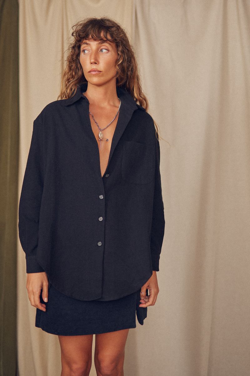 Wide Shirt: Black