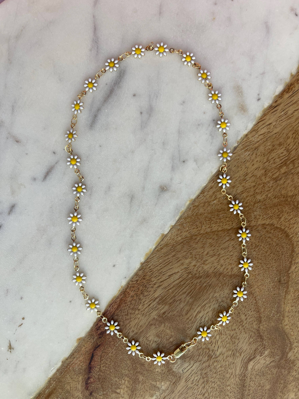 Lola Daisy Chain Necklace: White