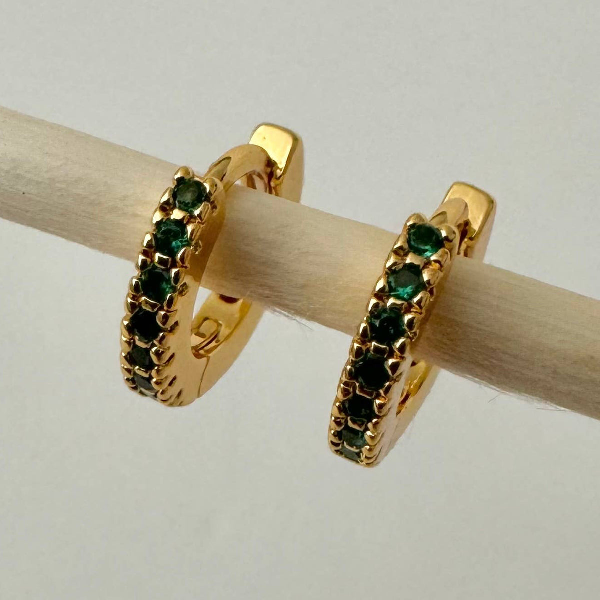 Tara Huggies Gold- Emerald