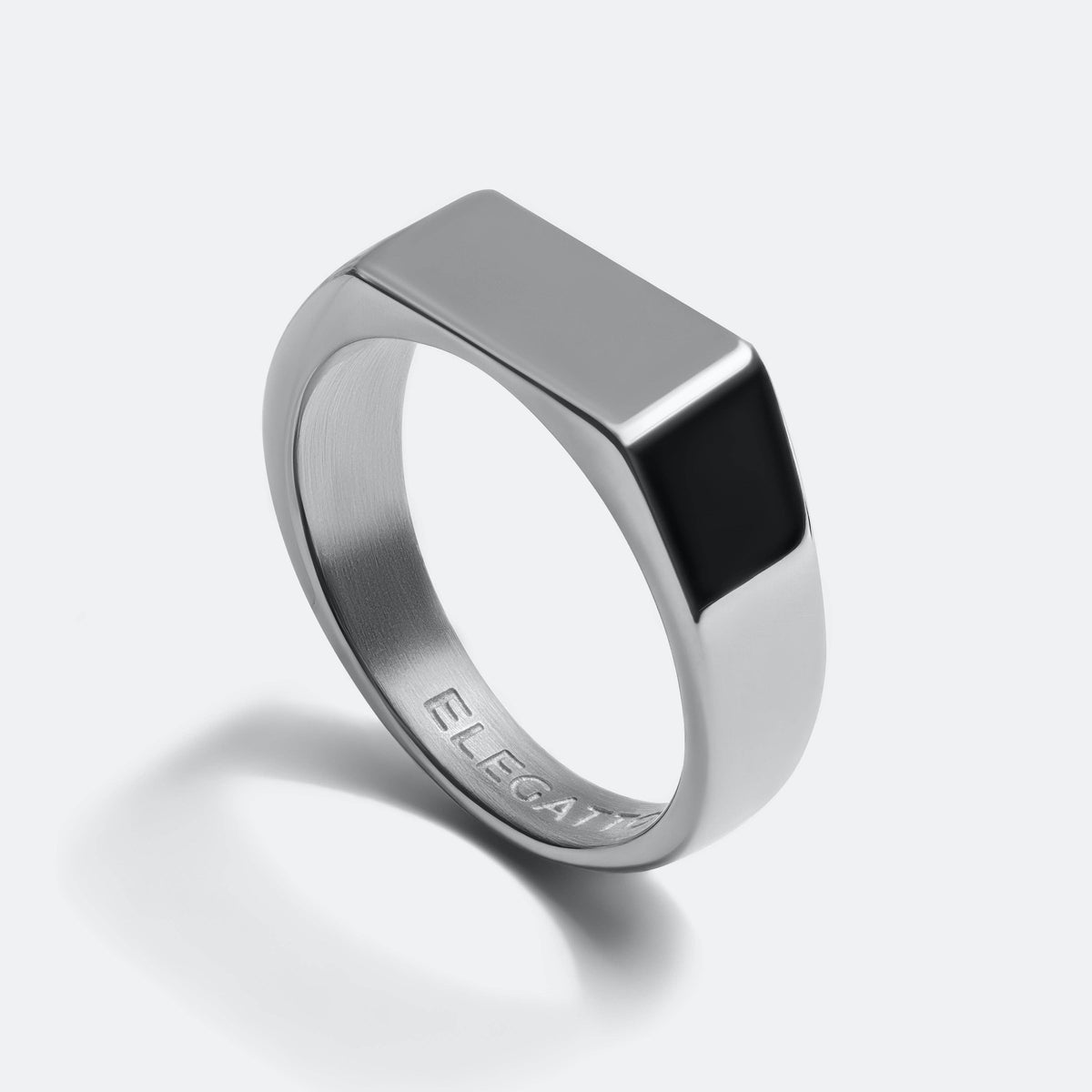 Signet Ring: Gold / 12