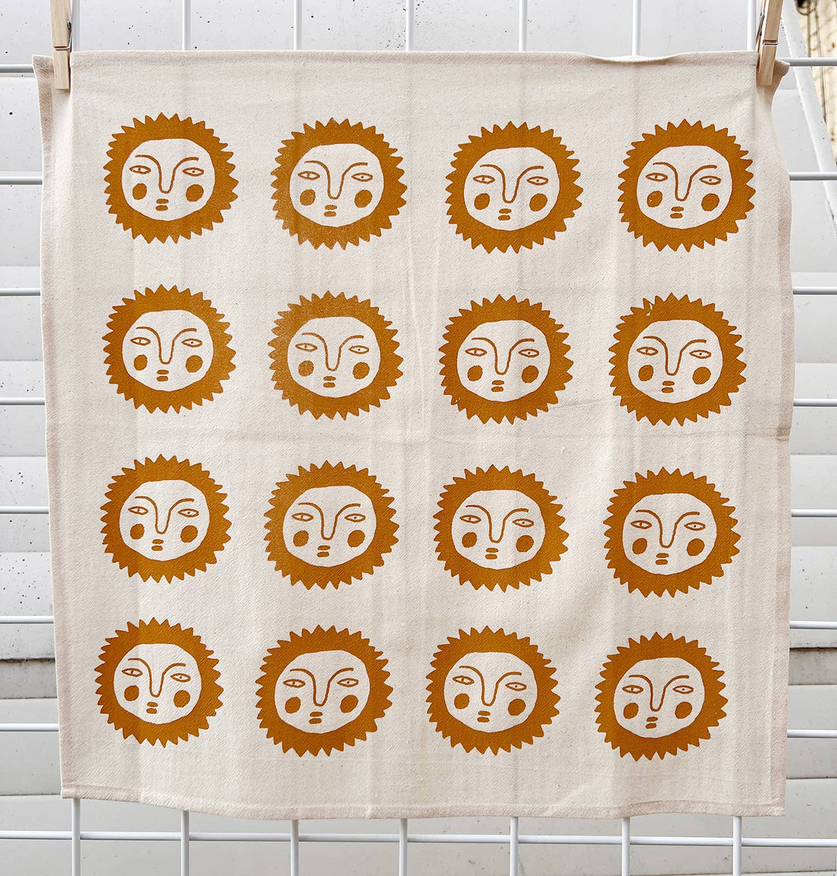 Sun tea towel: Gold