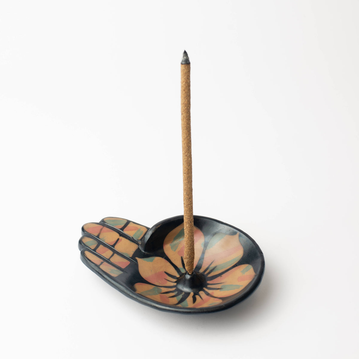 Chulucanas Ceramic Incense Holder Modelo Mano: Balck & White