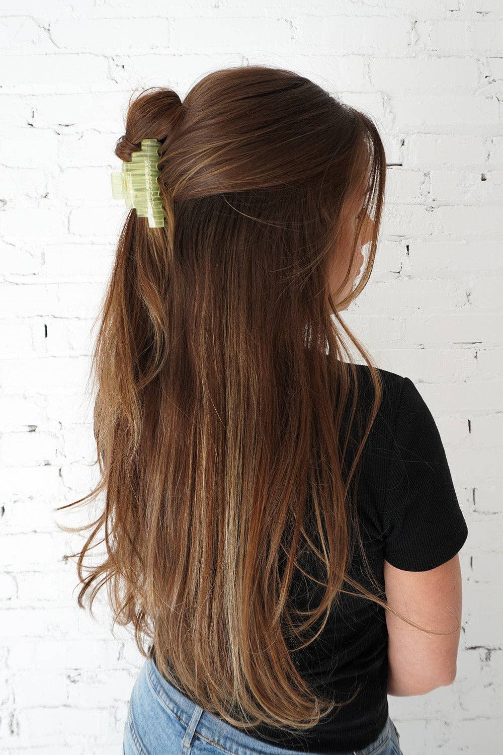 Pyramid hair-claw in green jelly