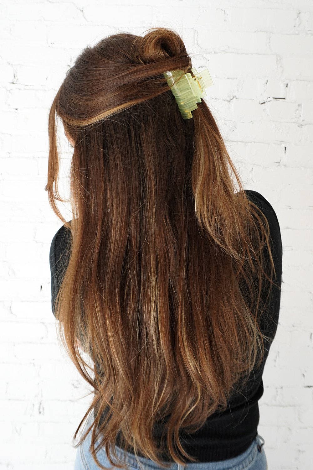 Pyramid hair-claw in green jelly