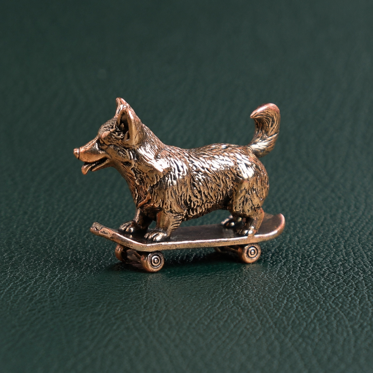 Solid Brass Skateboarding Corgi Figurine Ornament: A1