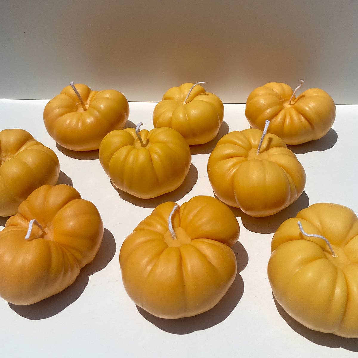 Heirloom Tomato Candle - Orange: Orange / Tomato Leaf / Single Tomato