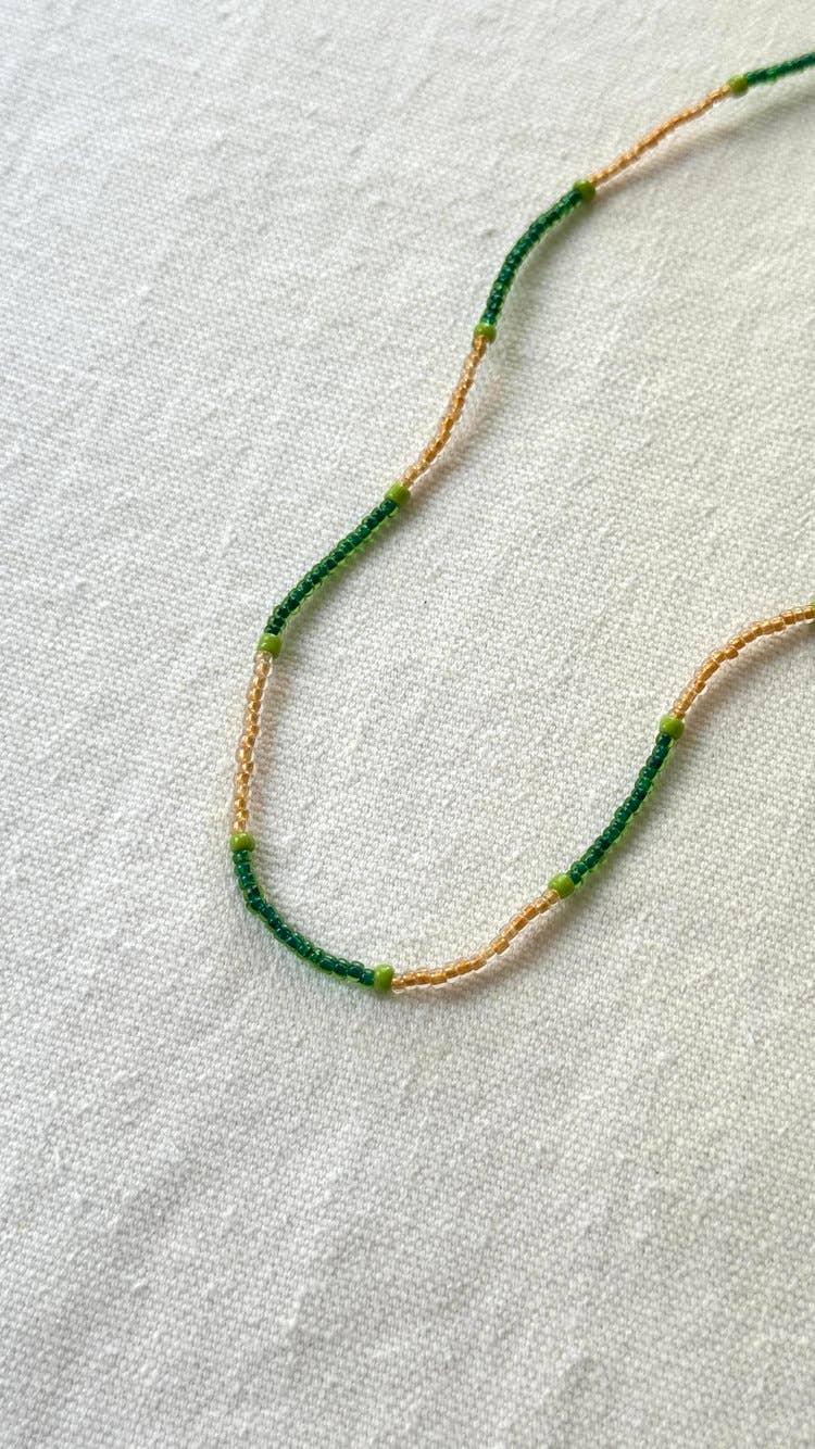 Beaded Necklace Green/Gold: Length - 16&quot;