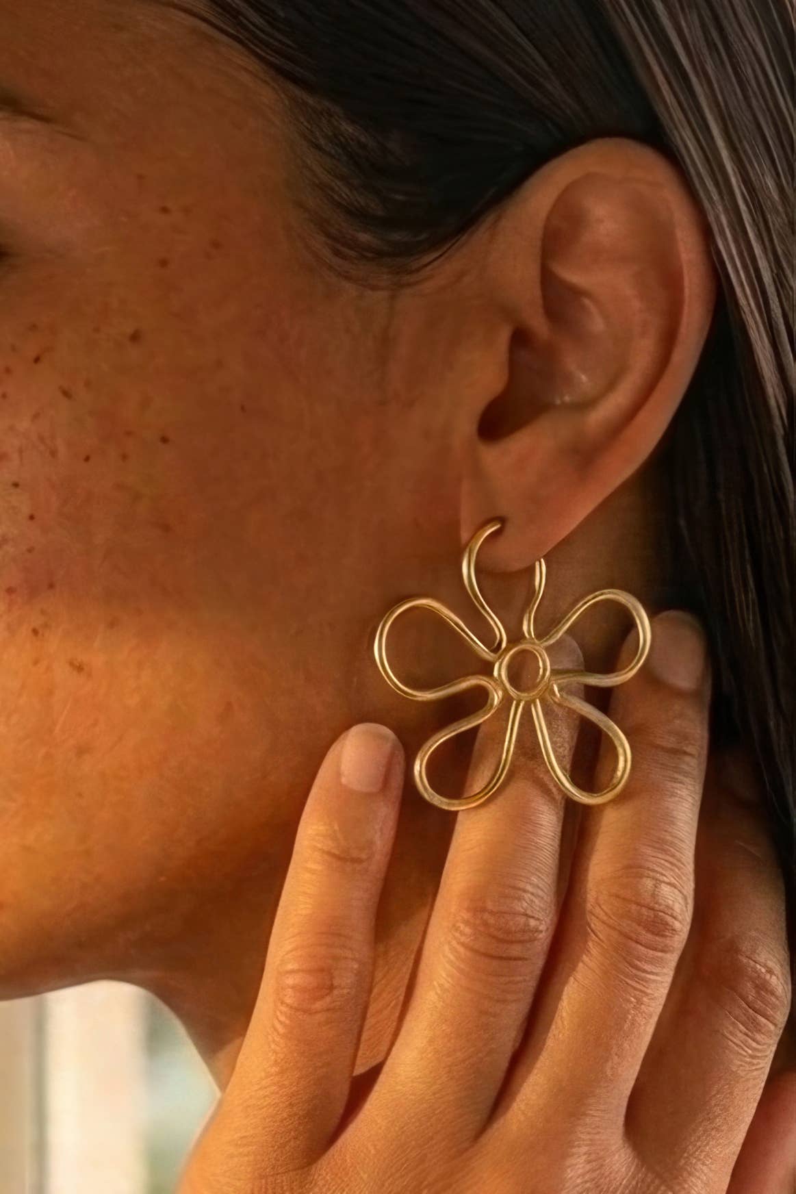 Flower Hoops - 18K Gold Plated